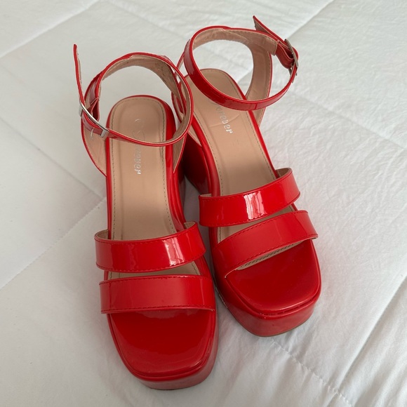 Red Chunky Platform Heels - Picture 1 of 6